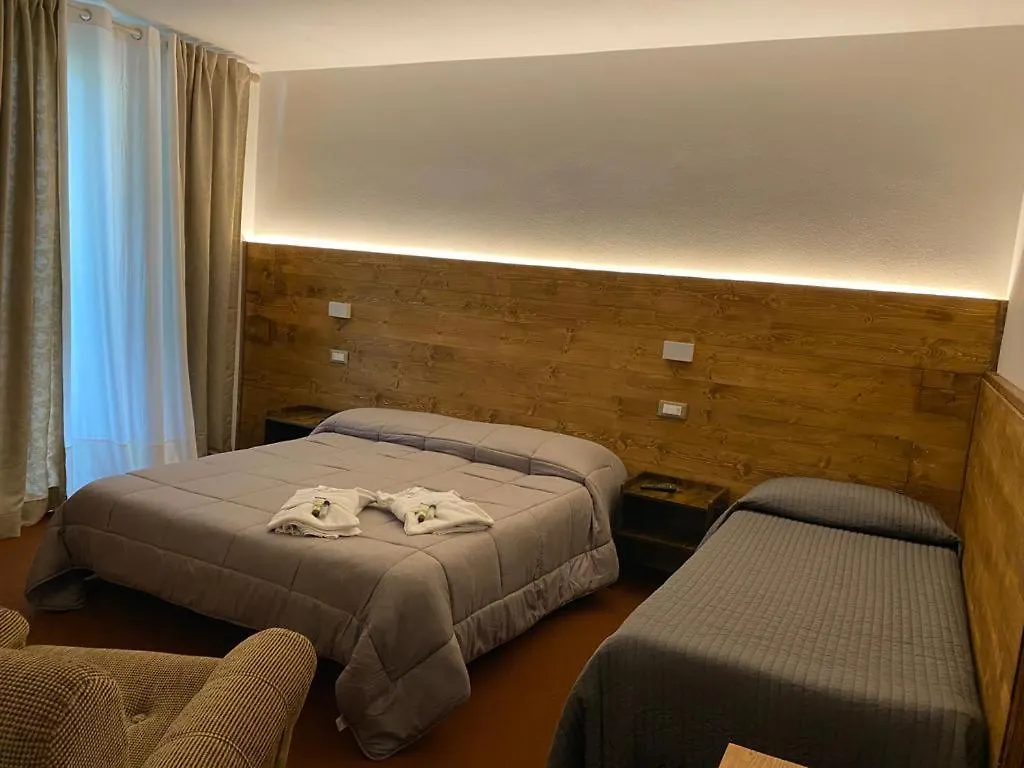 Hotel Albergo Quai Monno