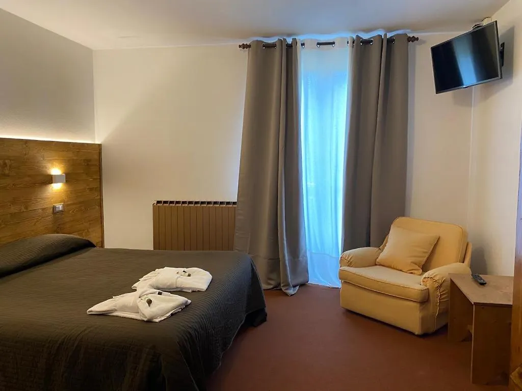 ** Hotel Albergo Quai Monno Italy
