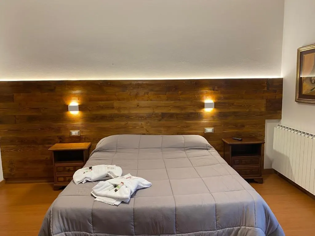 ** Hotel Albergo Quai Monno Italy