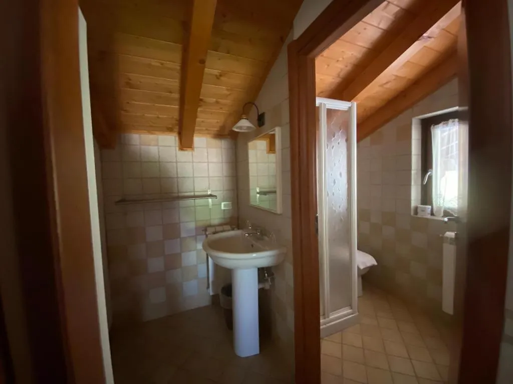 Albergo Quai Monno 2*,